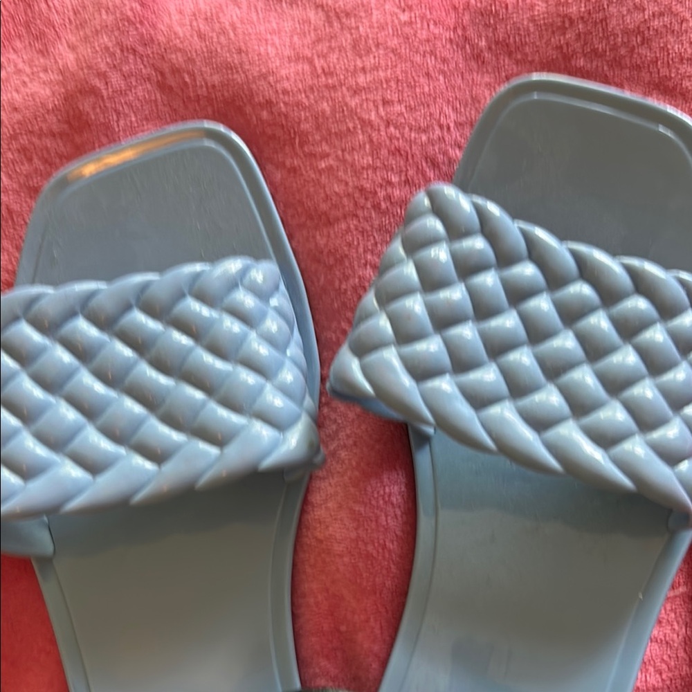Sandal bundle. - Picture 2 of 7